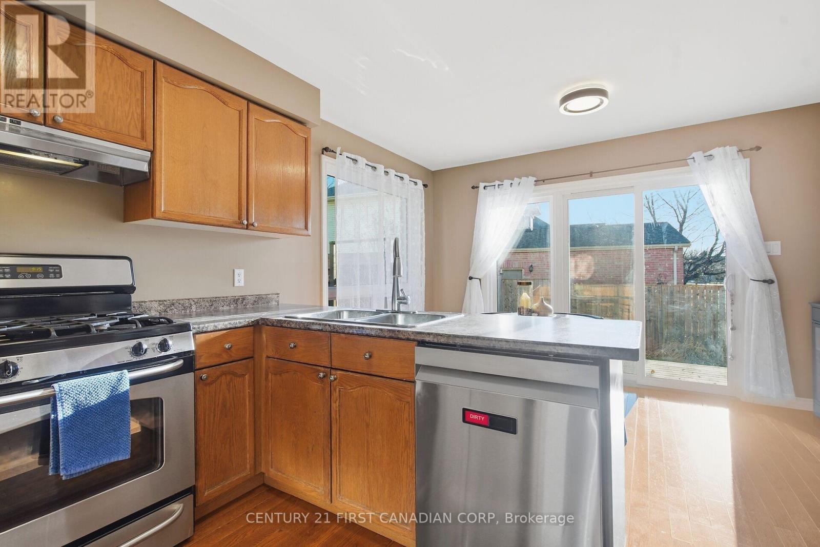 47 Meadowridge Road, London North, Ontario  N6H 5E6 - Photo 17 - X12874874