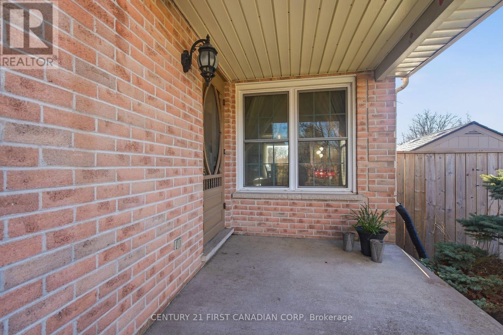 47 Meadowridge Road, London North, Ontario  N6H 5E6 - Photo 7 - X12874874