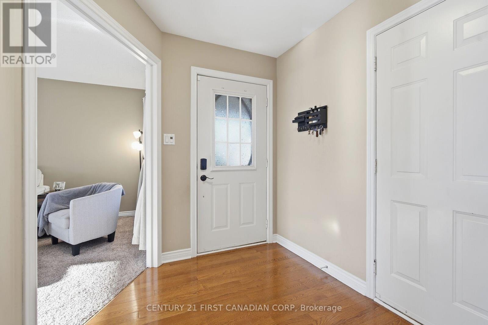 47 Meadowridge Road, London North, Ontario  N6H 5E6 - Photo 8 - X12874874