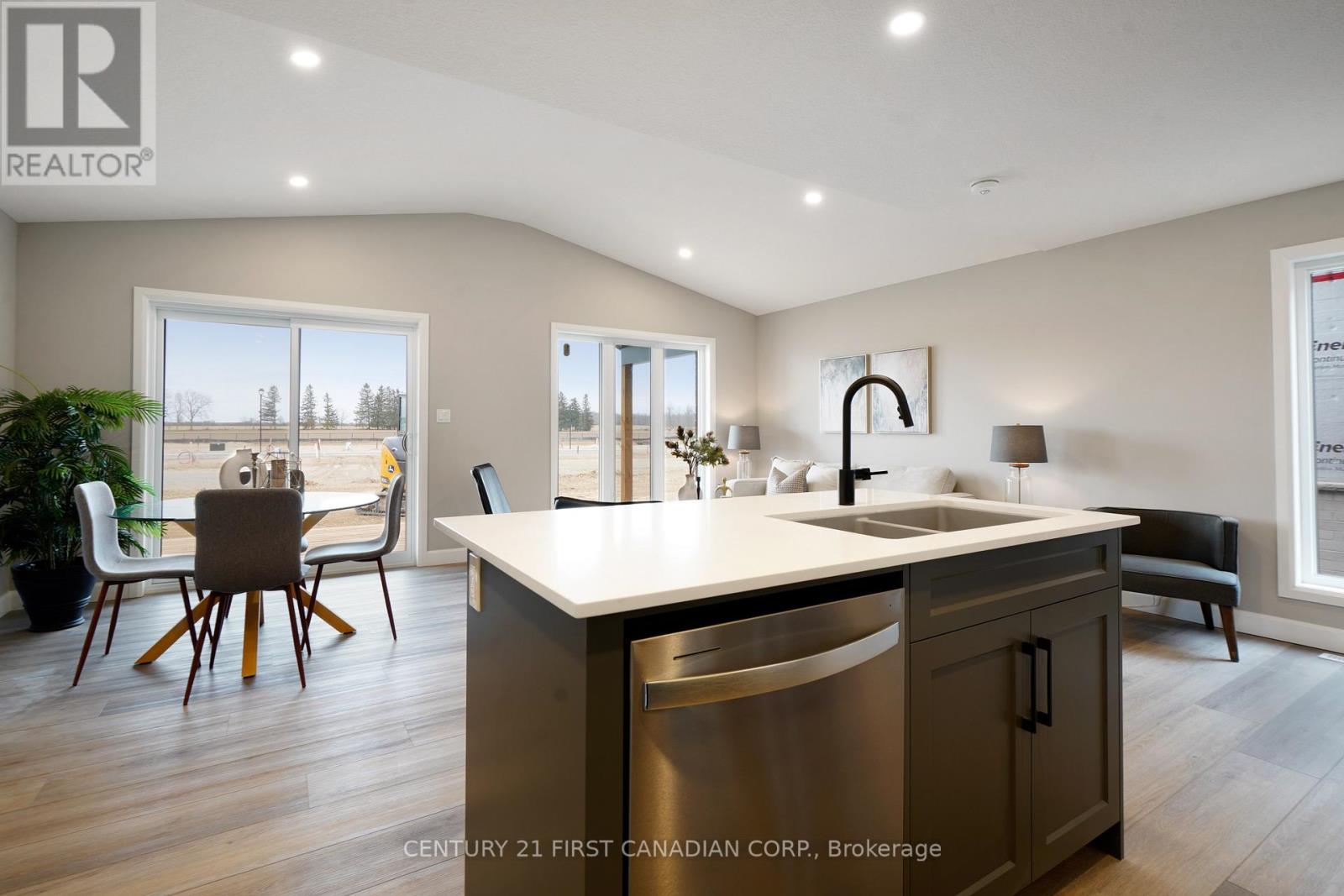 111 Addison Avenue, Lucan Biddulph, Ontario  N0M 2J0 - Photo 16 - X12874968