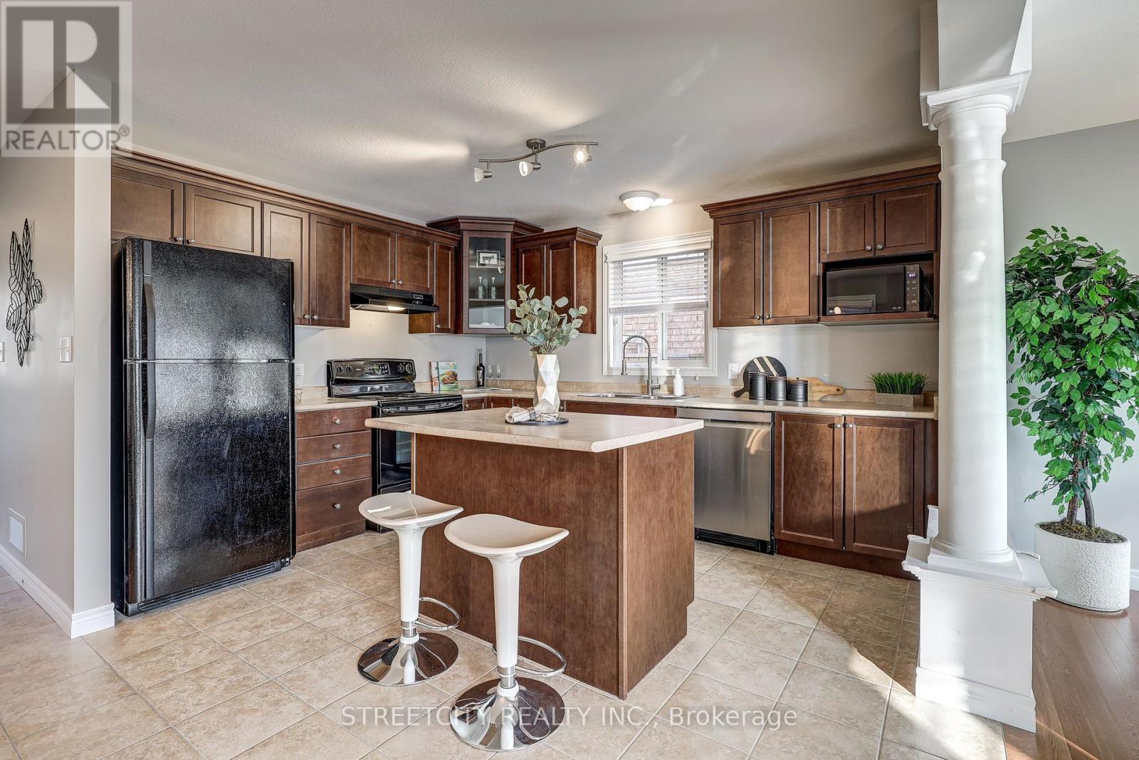 872 Bradshaw Crescent, London North, Ontario  N5X 0B6 - Photo 12 - X12875066