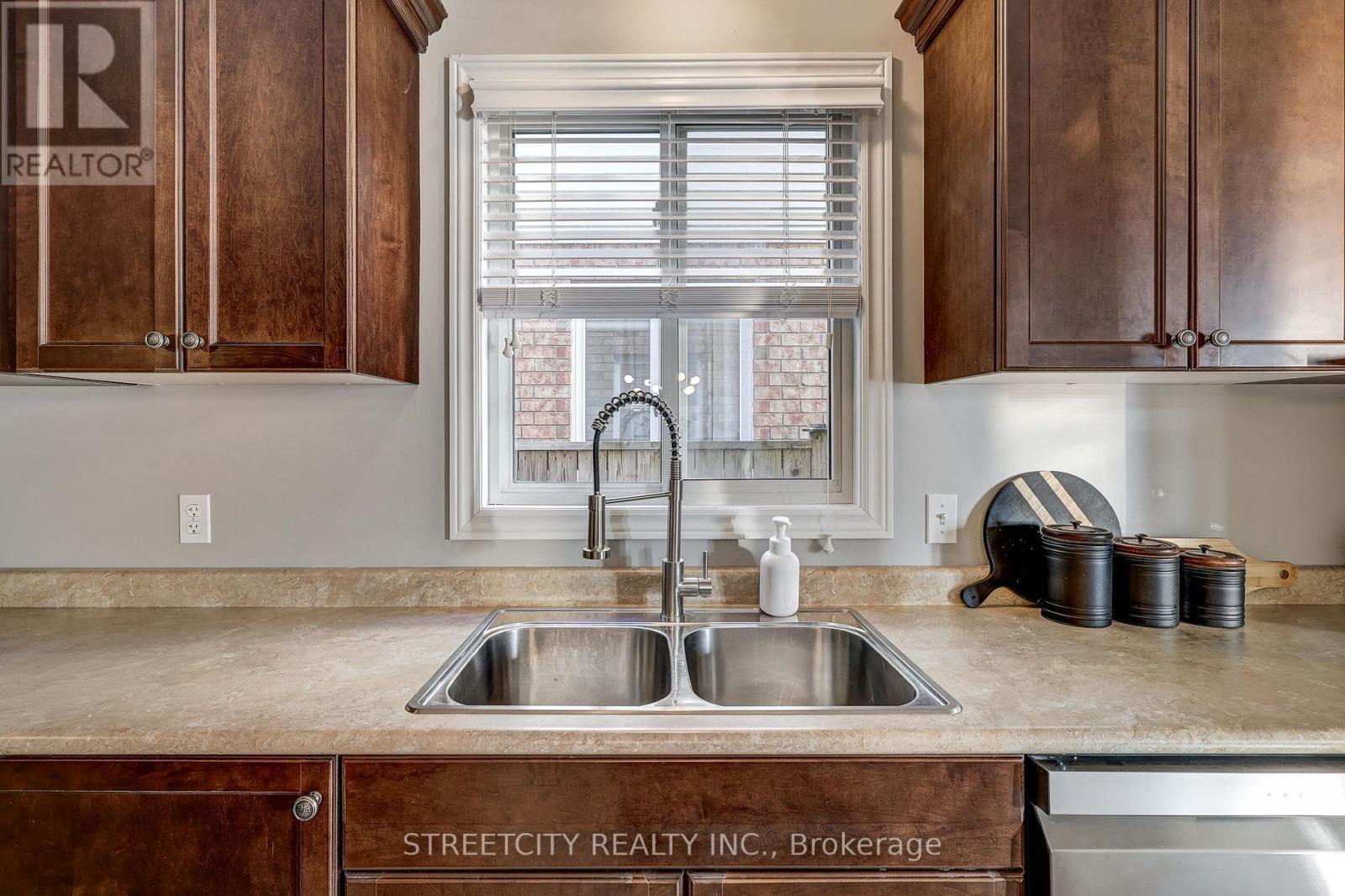 872 Bradshaw Crescent, London North, Ontario  N5X 0B6 - Photo 15 - X12875066