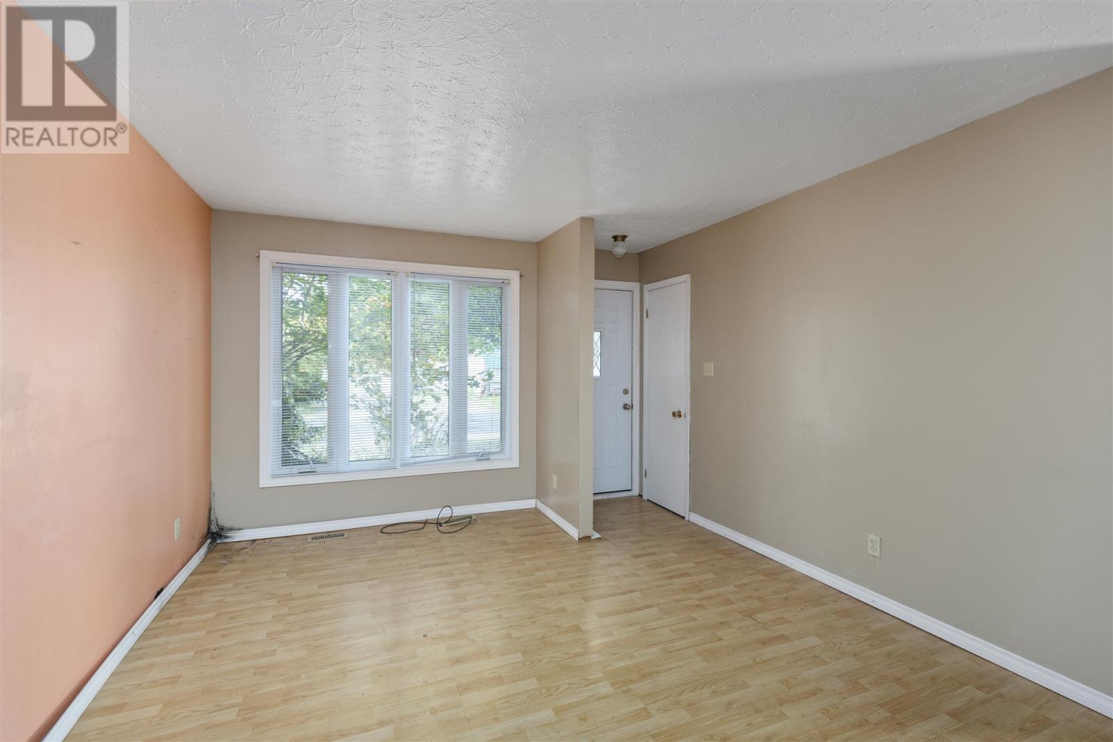 12 Vera St, Sault Ste. Marie, Ontario  P6B 5M8 - Photo 5 - SM260464