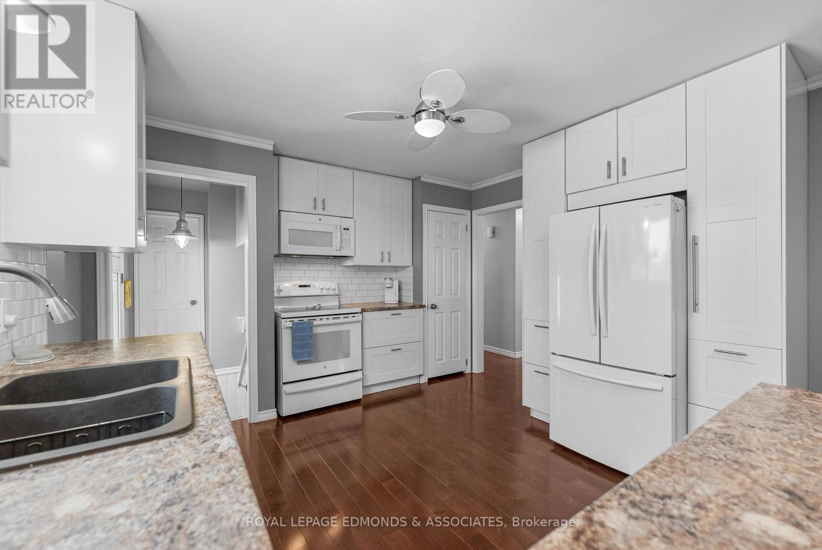 94 Oak Street W, Laurentian Valley, Ontario  K8A 7R3 - Photo 10 - X12875128