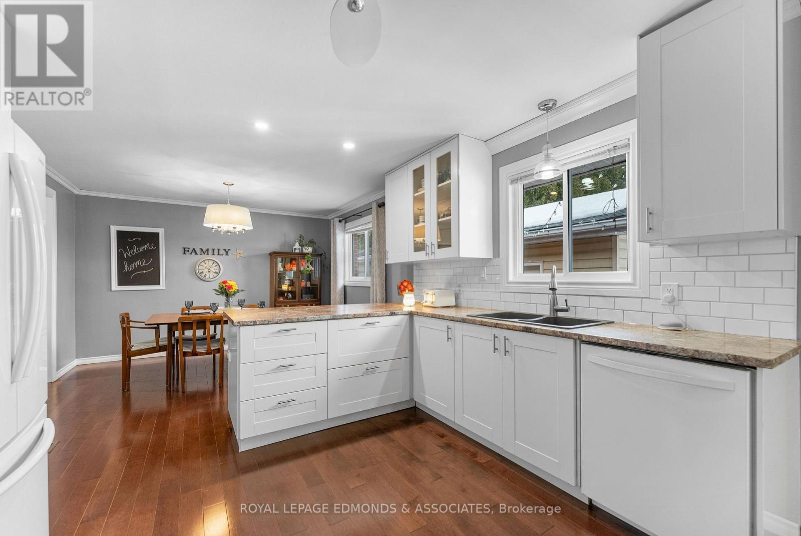 94 Oak Street W, Laurentian Valley, Ontario  K8A 7R3 - Photo 13 - X12875128