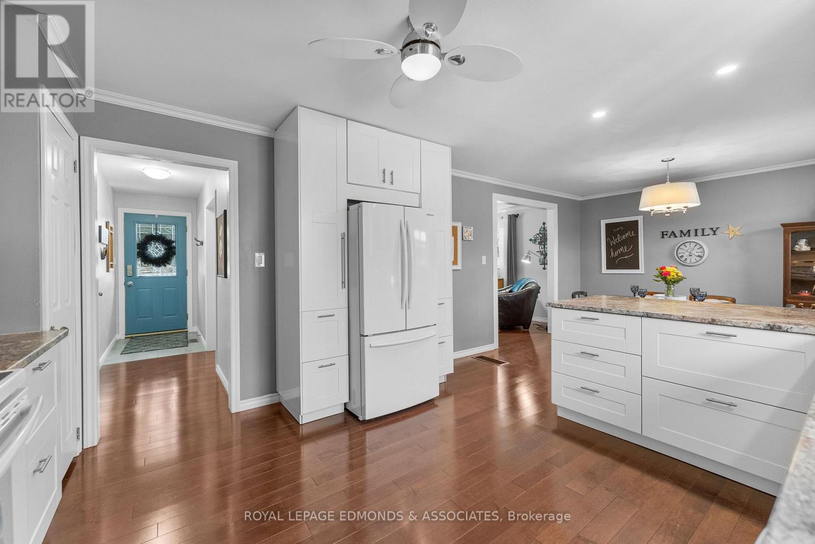 94 Oak Street W, Laurentian Valley, Ontario  K8A 7R3 - Photo 14 - X12875128