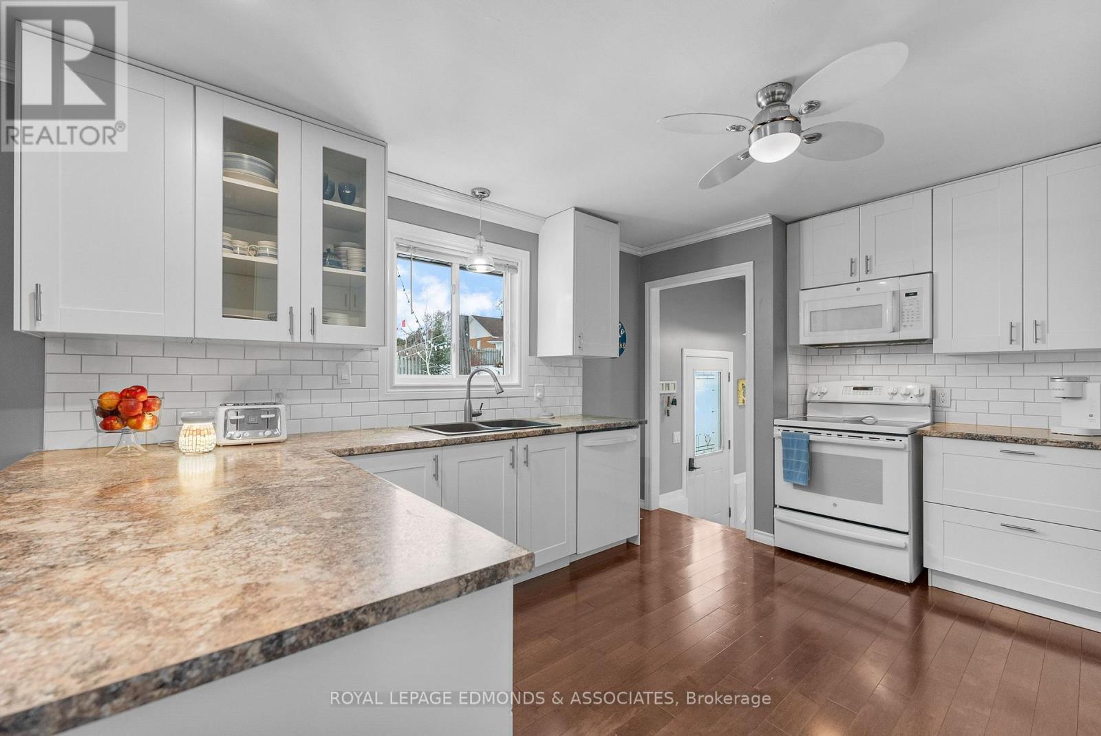 94 Oak Street W, Laurentian Valley, Ontario  K8A 7R3 - Photo 17 - X12875128