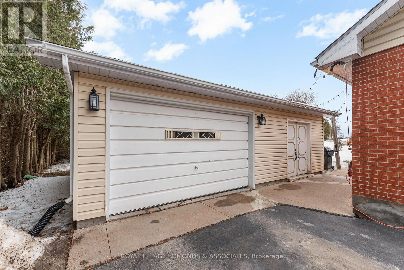 94 Oak Street W, Laurentian Valley, Ontario  K8A 7R3 - Photo 40 - X12875128