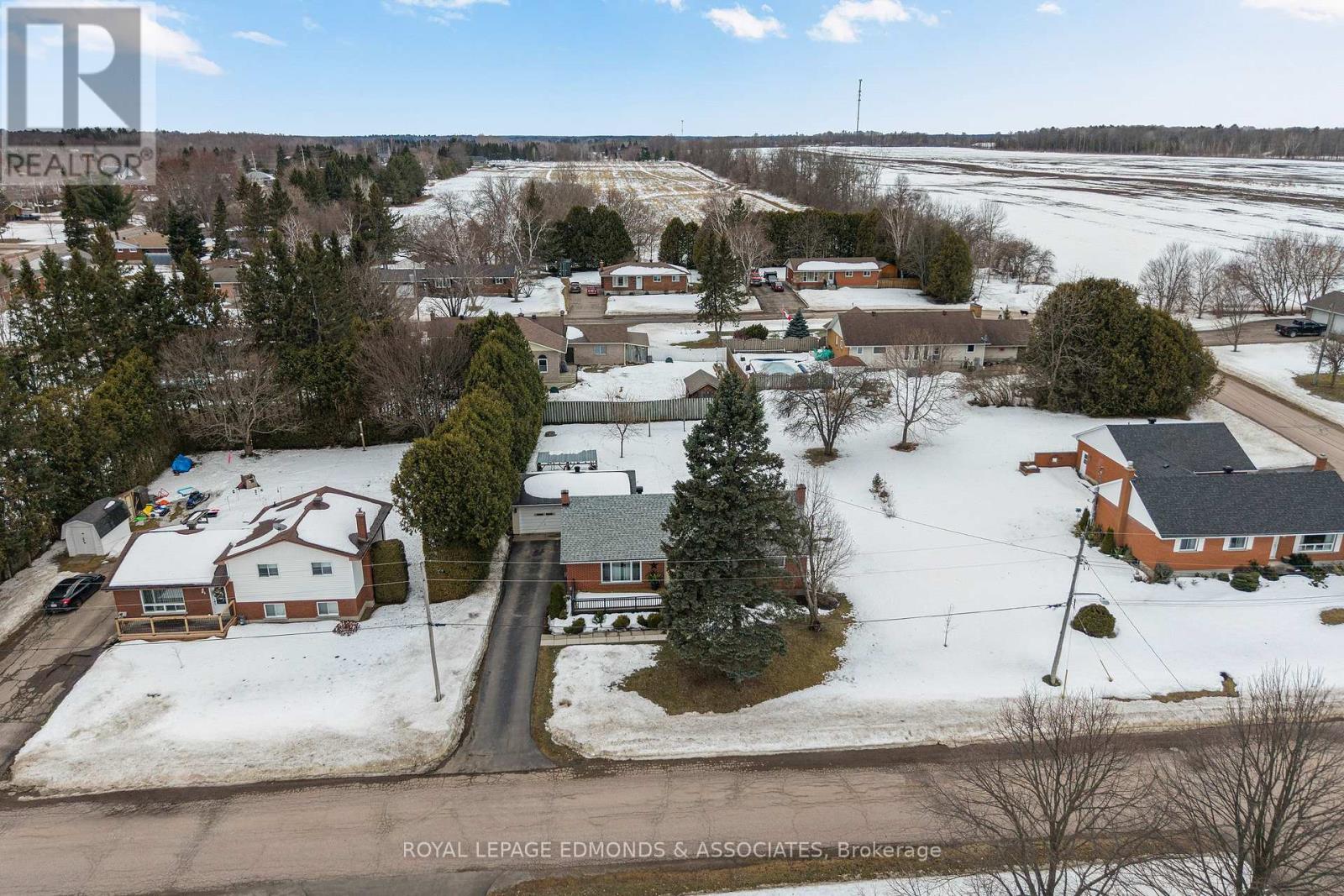 94 Oak Street W, Laurentian Valley, Ontario  K8A 7R3 - Photo 48 - X12875128