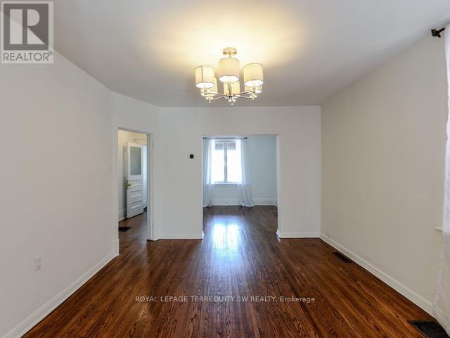 105 Barker Avenue, Toronto, Ontario  M4C 2N8 - Photo 12 - E12875030