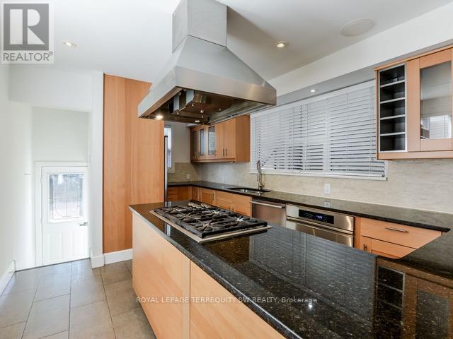 105 Barker Avenue, Toronto, Ontario  M4C 2N8 - Photo 14 - E12875030