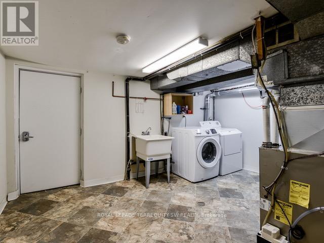 105 Barker Avenue, Toronto, Ontario  M4C 2N8 - Photo 34 - E12875030