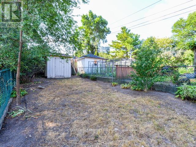 105 Barker Avenue, Toronto, Ontario  M4C 2N8 - Photo 41 - E12875030