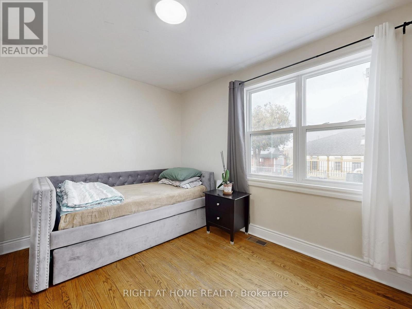 46 Glenshephard Drive, Toronto, Ontario  M1K 4N3 - Photo 19 - E12875172