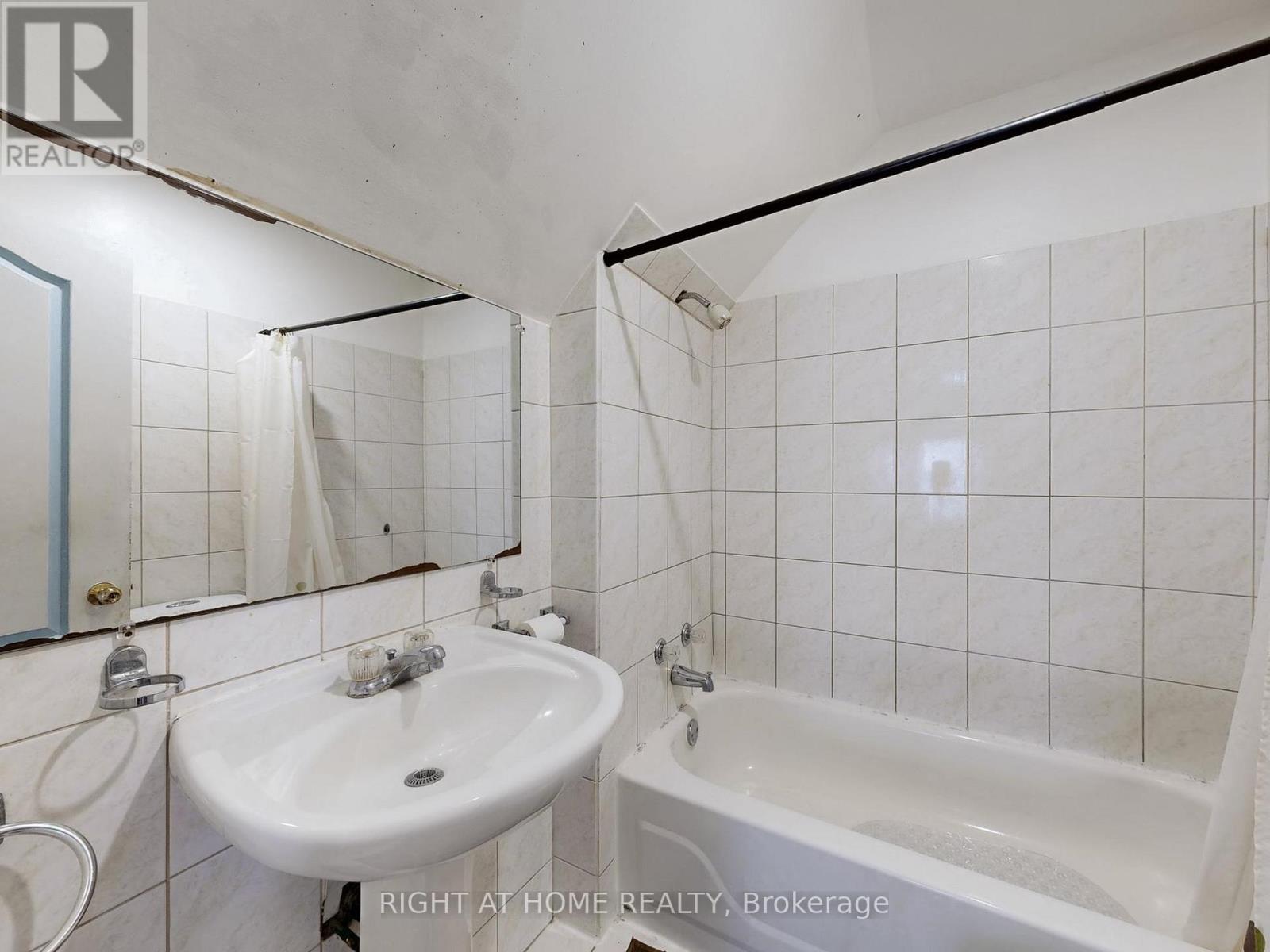 46 Glenshephard Drive, Toronto, Ontario  M1K 4N3 - Photo 30 - E12875172