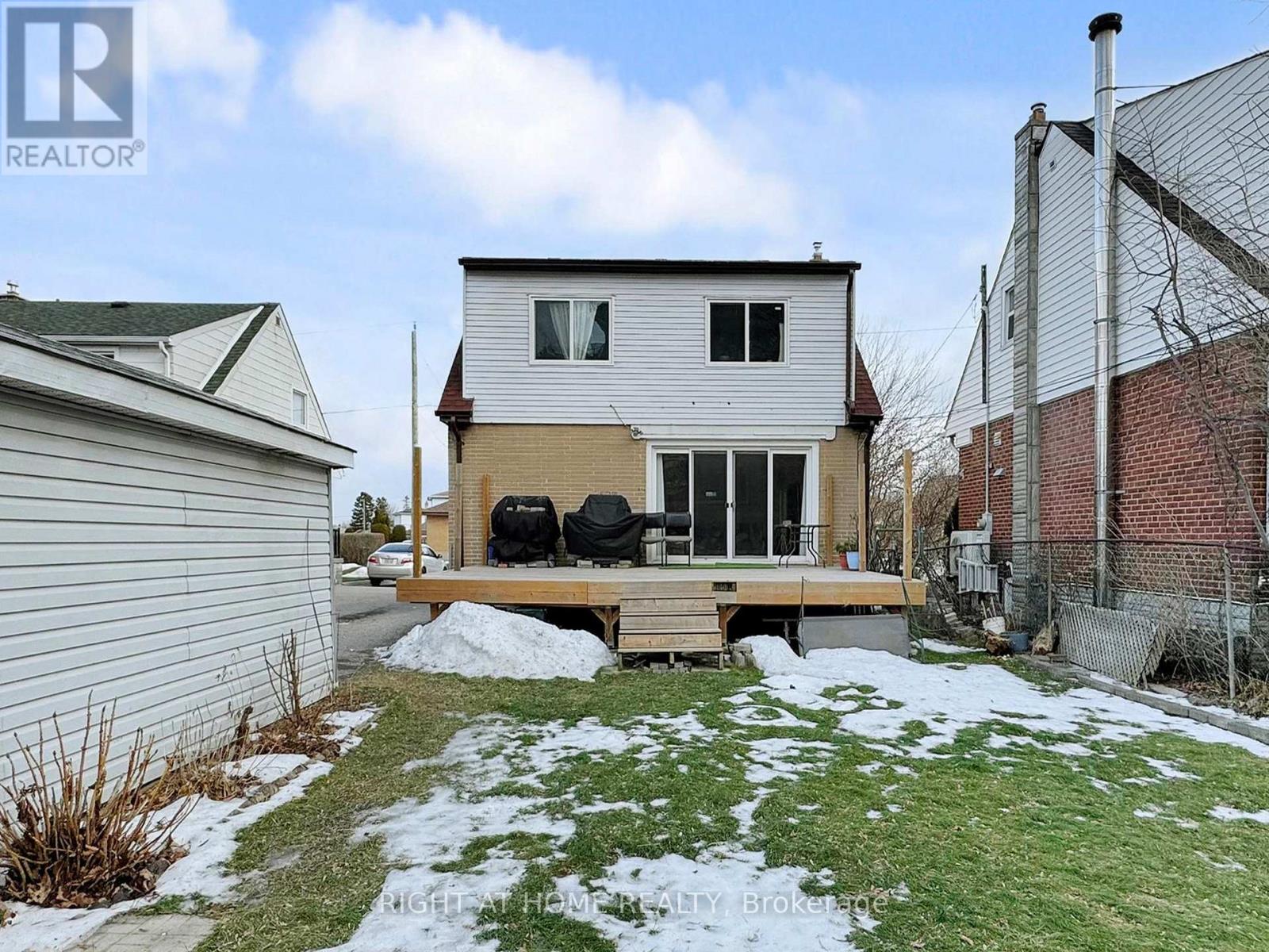 46 Glenshephard Drive, Toronto, Ontario  M1K 4N3 - Photo 4 - E12875172