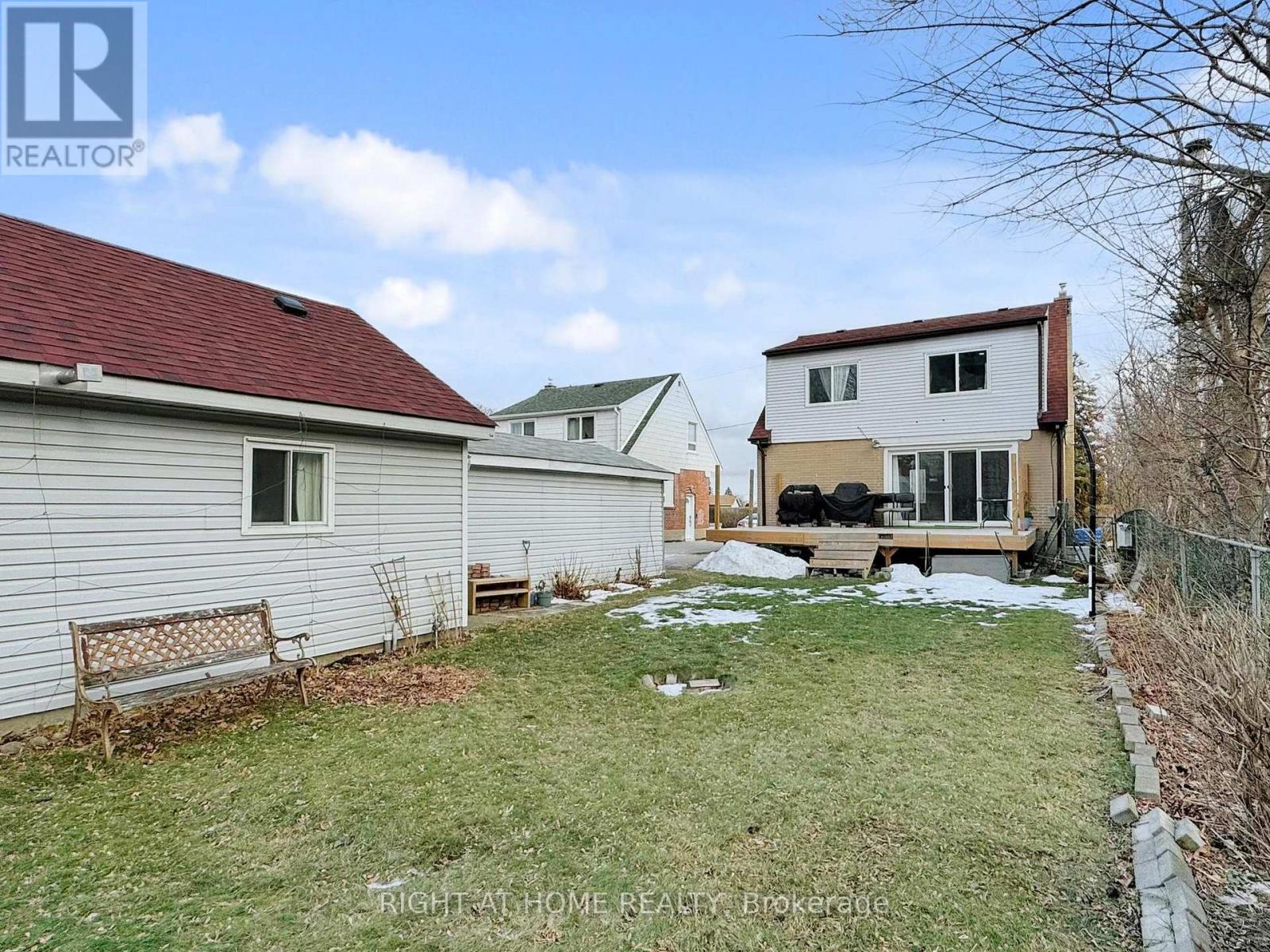 46 Glenshephard Drive, Toronto, Ontario  M1K 4N3 - Photo 8 - E12875172