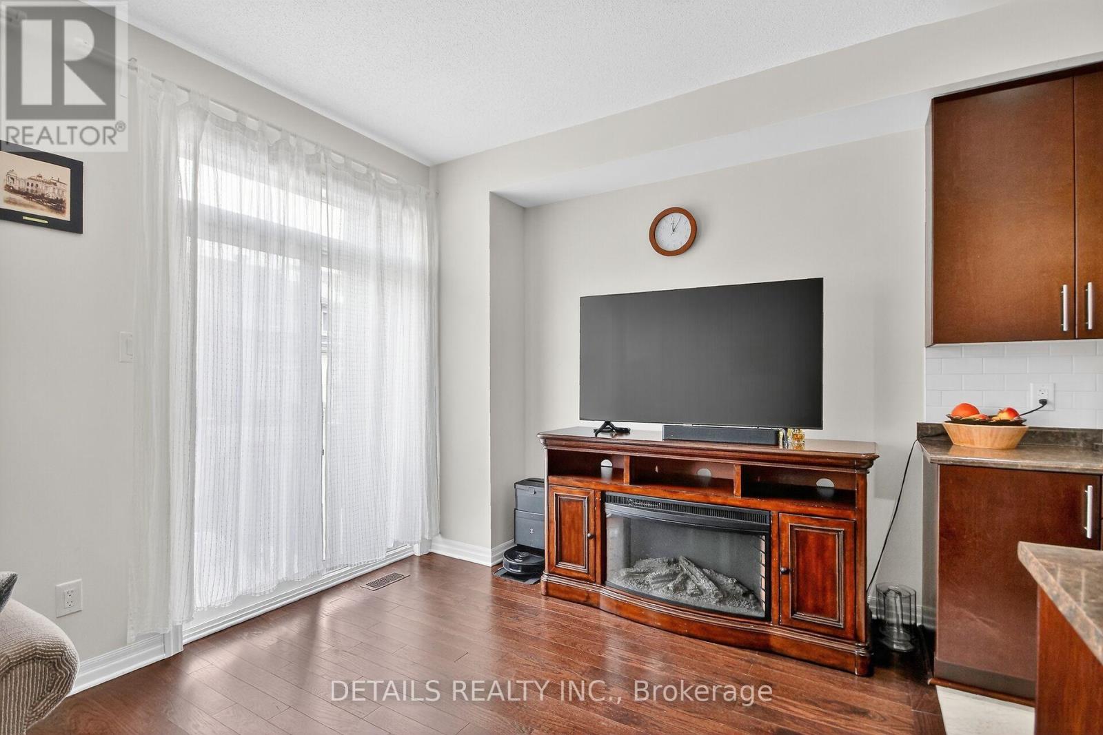 124 Overberg Way, Ottawa, Ontario  K2S 0J7 - Photo 10 - X12874822