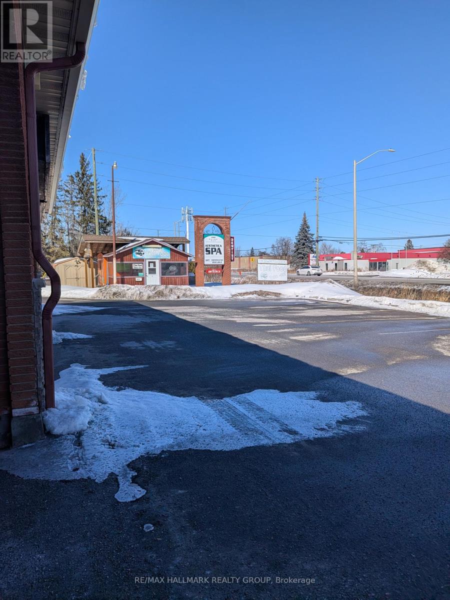 4108 Albion Road, Ottawa, Ontario  K1T 3W1 - Photo 4 - X12874860