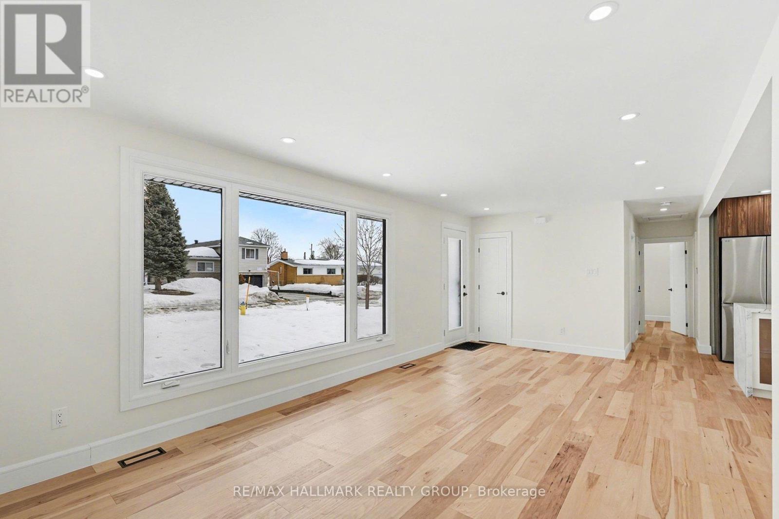 1 - 52 Glenridge Road, Ottawa, Ontario  K2G 2Z7 - Photo 3 - X12875180