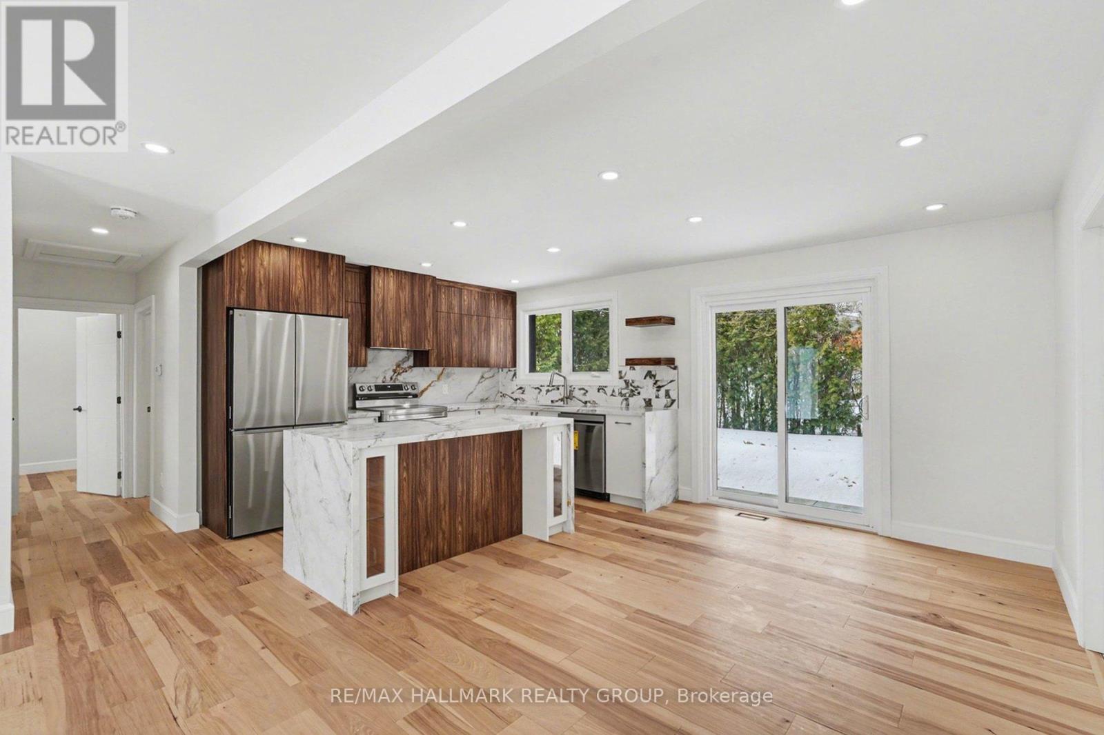 1 - 52 Glenridge Road, Ottawa, Ontario  K2G 2Z7 - Photo 4 - X12875180