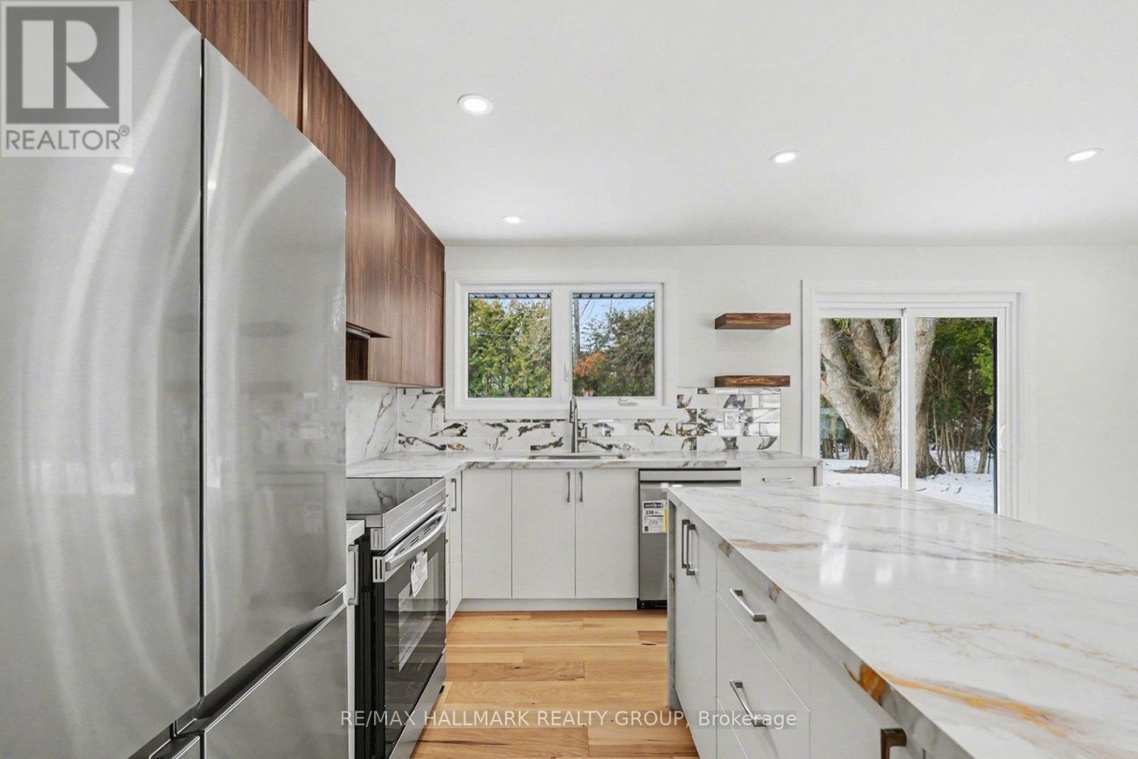 1 - 52 Glenridge Road, Ottawa, Ontario  K2G 2Z7 - Photo 5 - X12875180