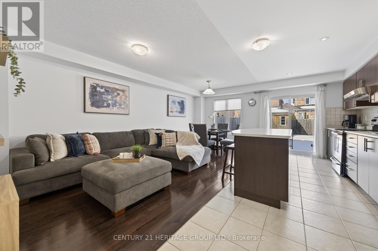 44 Acorn Lane, Bradford West Gwillimbury (Bradford), Ontario  L3Z 0H6 - Photo 6 - N12874800