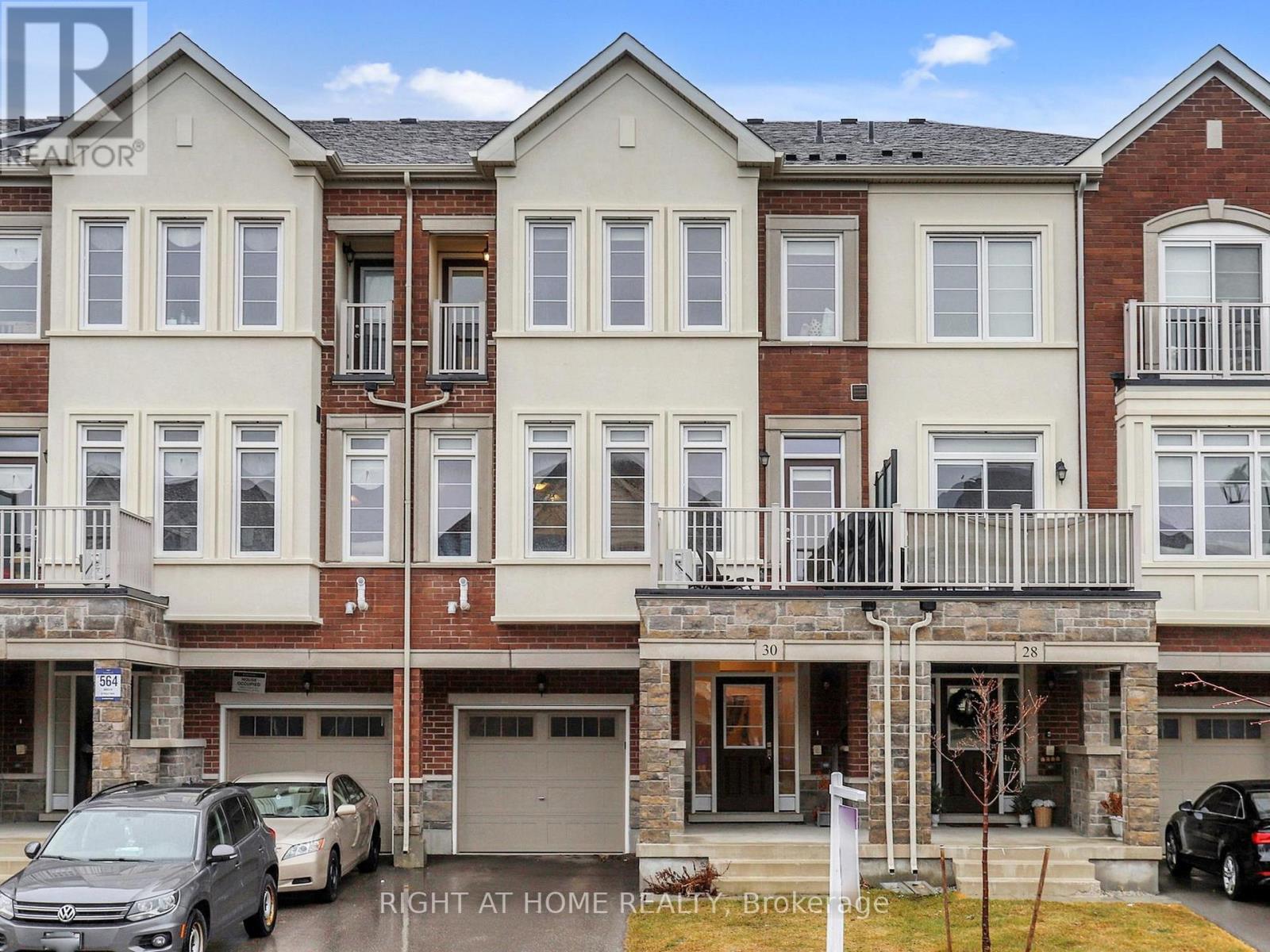 30 PAISLEY DRIVE, Bradford West Gwillimbury, Ontario