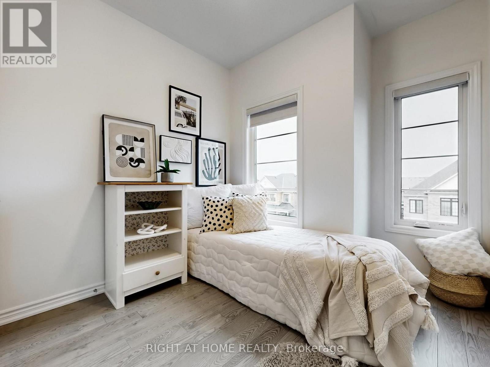 30 Paisley Drive, Bradford West Gwillimbury, Ontario  L3Y 0A3 - Photo 16 - N12874836