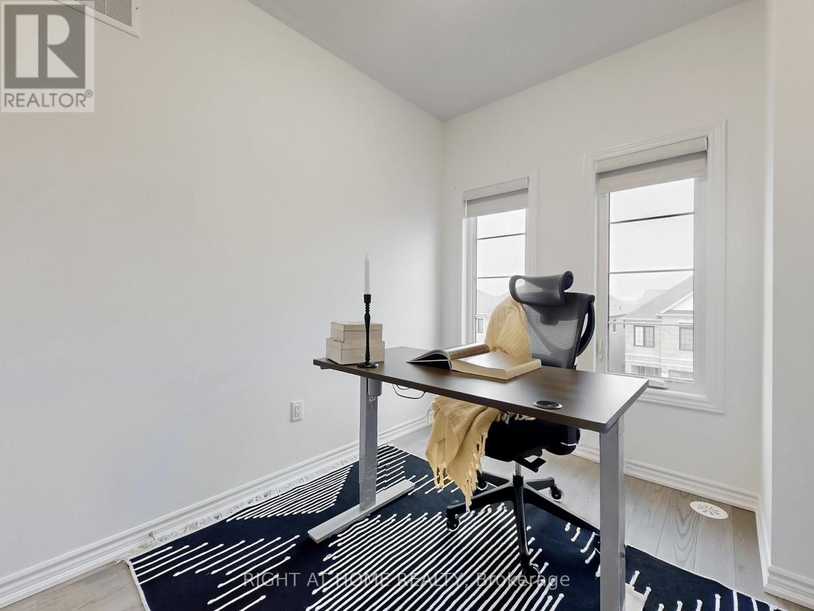 30 Paisley Drive, Bradford West Gwillimbury, Ontario  L3Y 0A3 - Photo 19 - N12874836