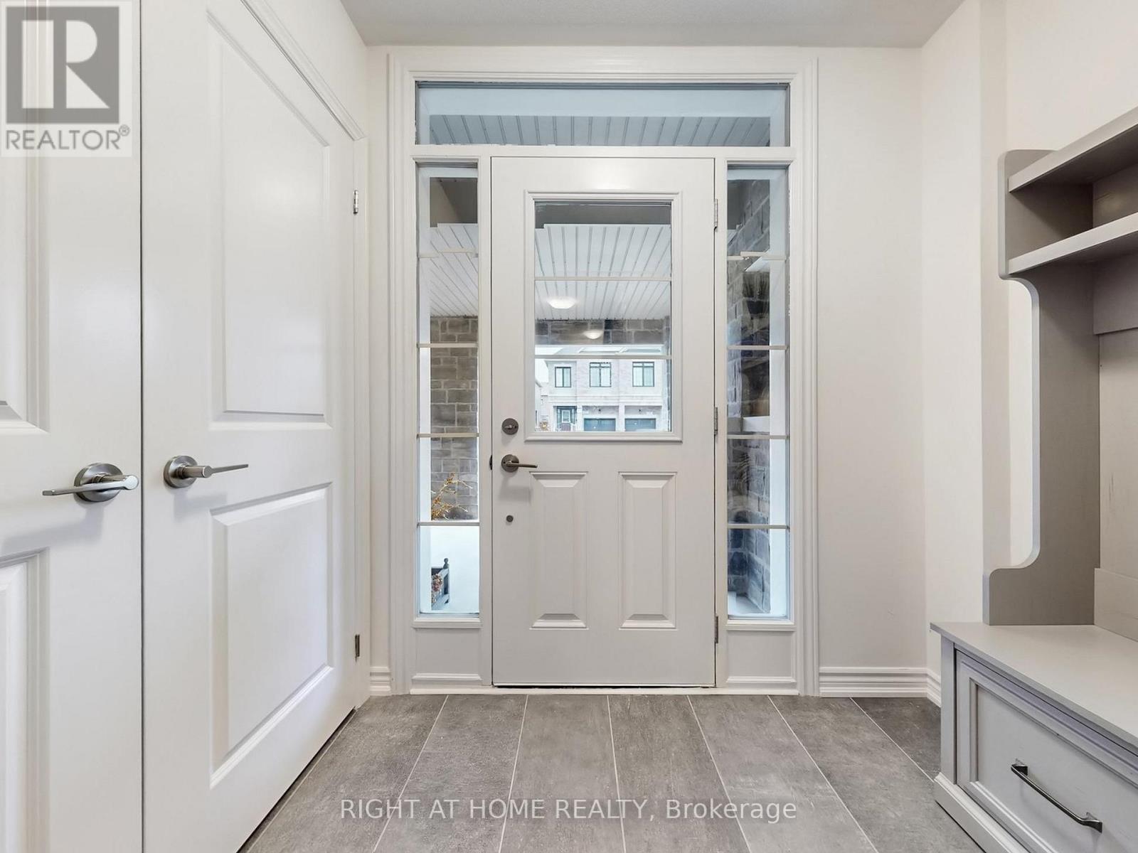 30 Paisley Drive, Bradford West Gwillimbury, Ontario  L3Y 0A3 - Photo 3 - N12874836