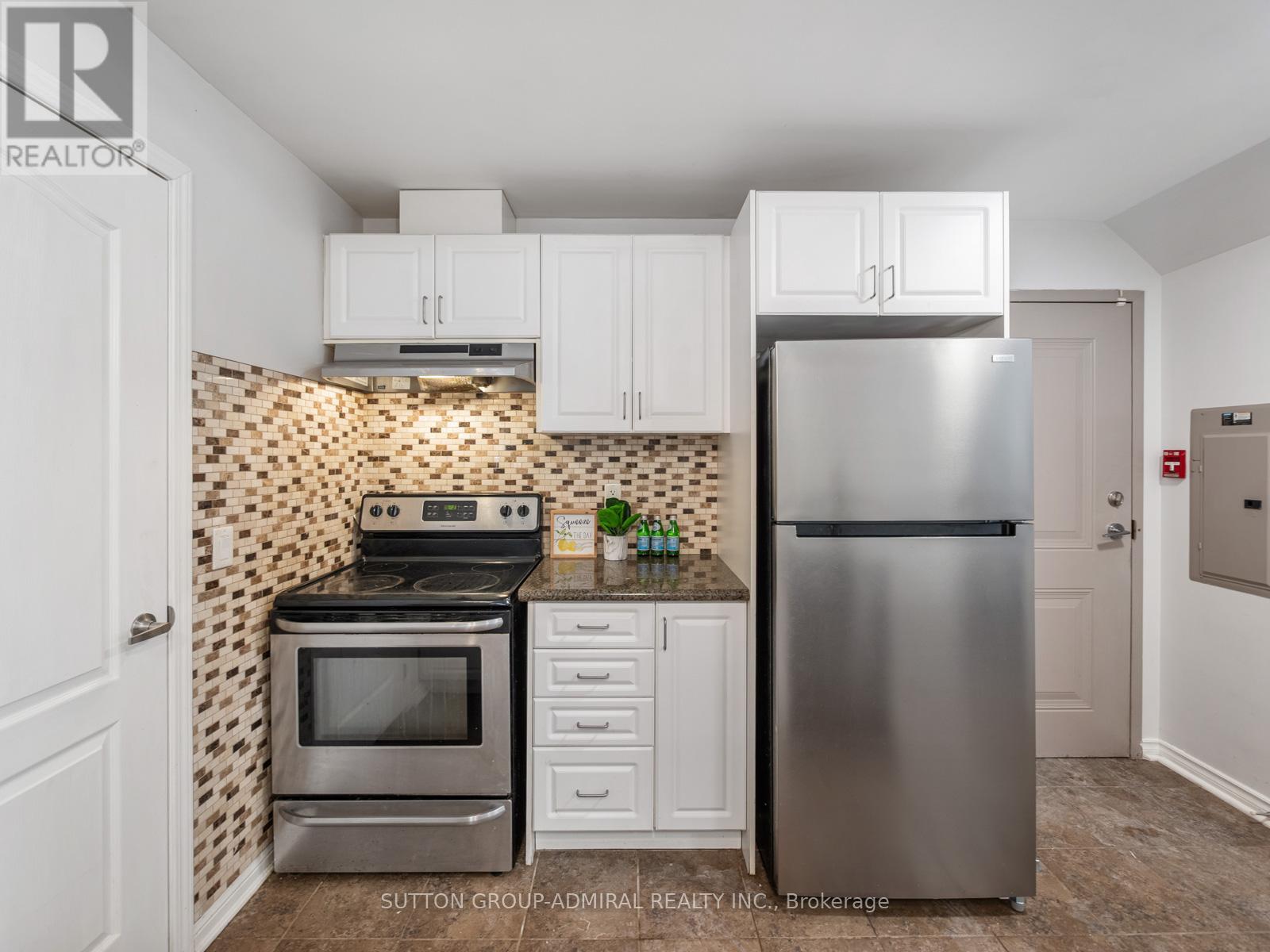 101 - 9589 Keele Street, Vaughan (Maple), Ontario  L6A 5M1 - Photo 10 - N12874838