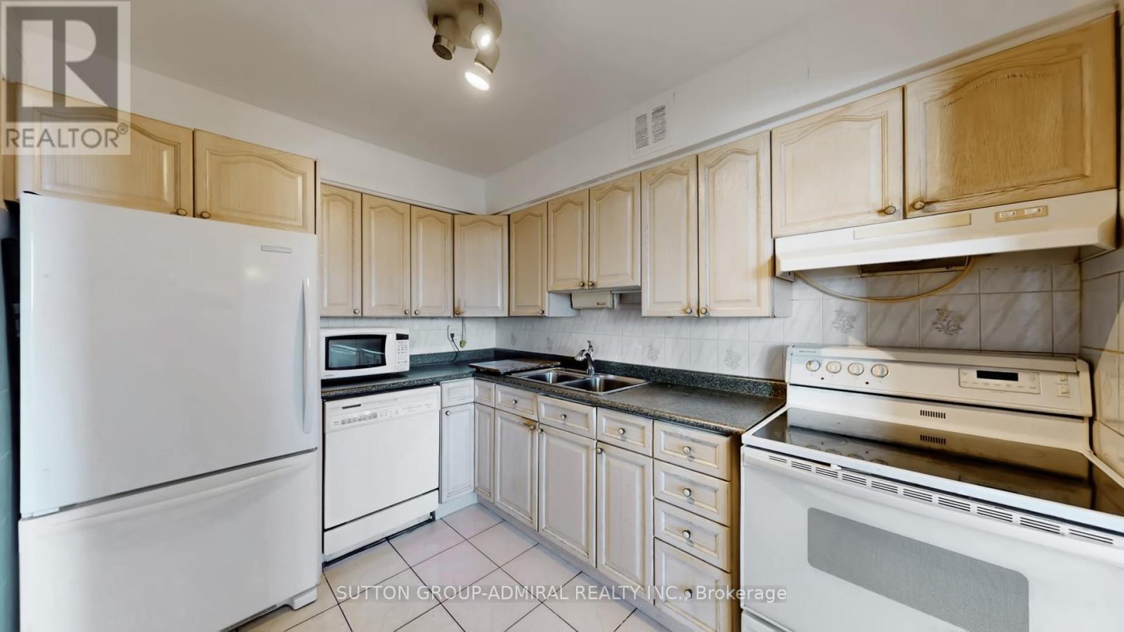 901 - 80 Inverlochy Boulevard, Markham, Ontario  L3T 4P3 - Photo 8 - N12874892