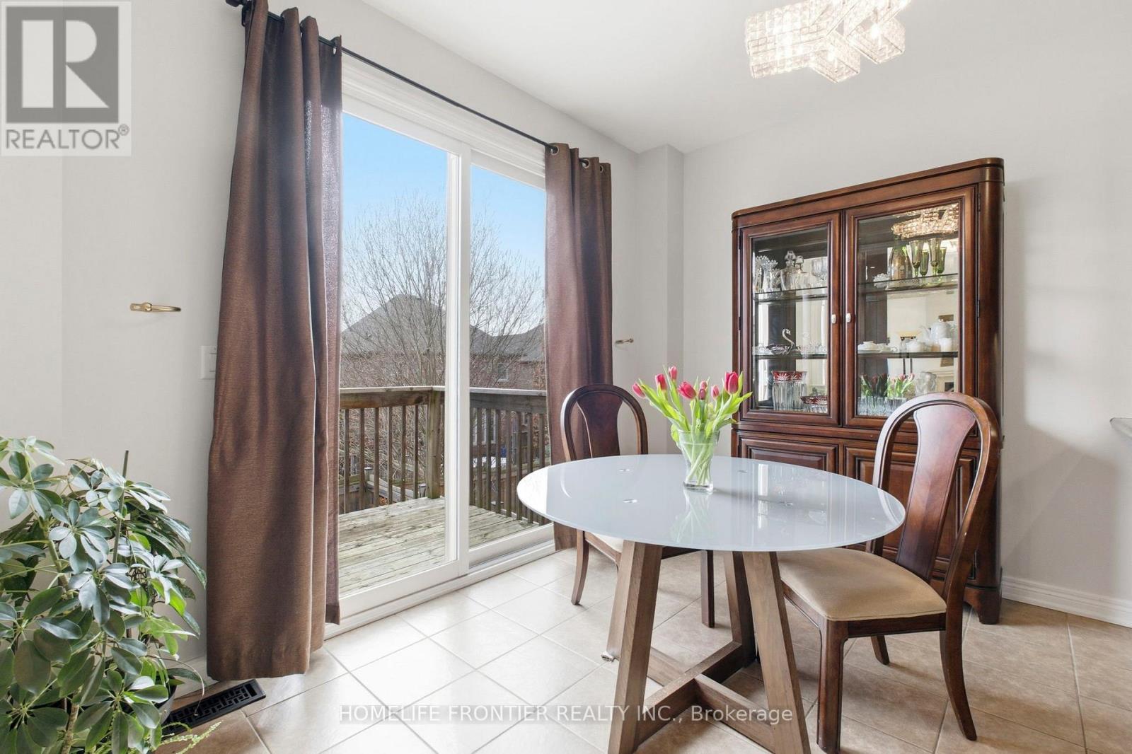 475 Kwapis Boulevard, Newmarket, Ontario  L3X 3K5 - Photo 10 - N12875088