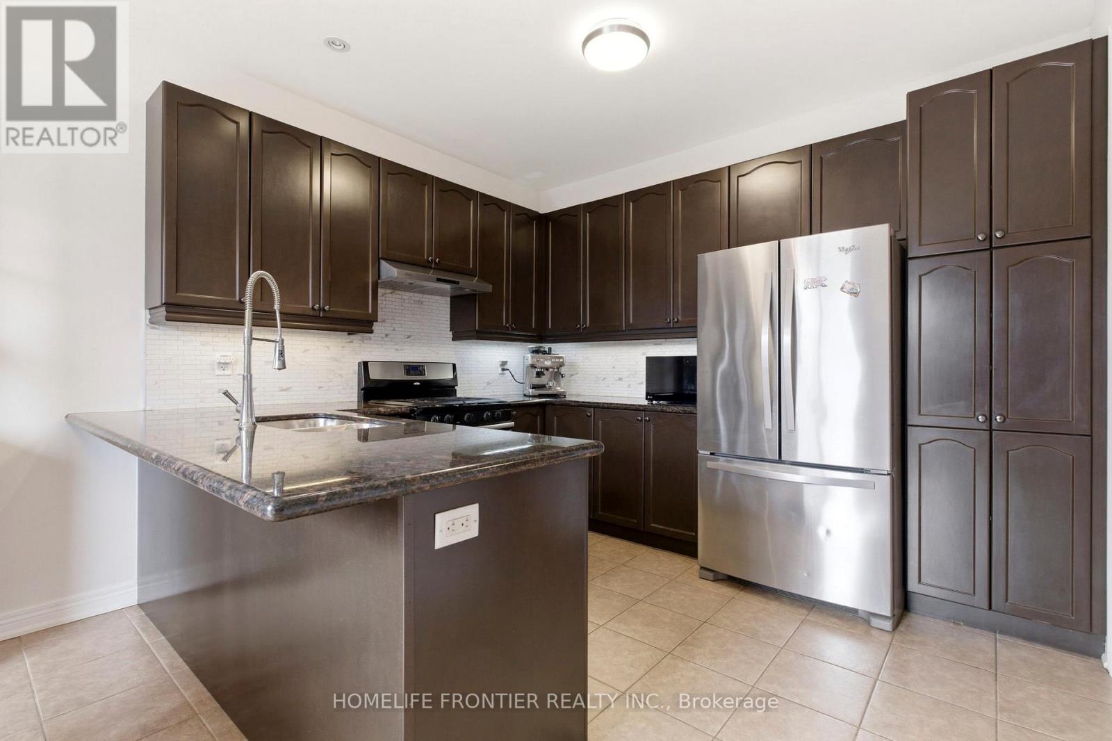 475 Kwapis Boulevard, Newmarket, Ontario  L3X 3K5 - Photo 11 - N12875088