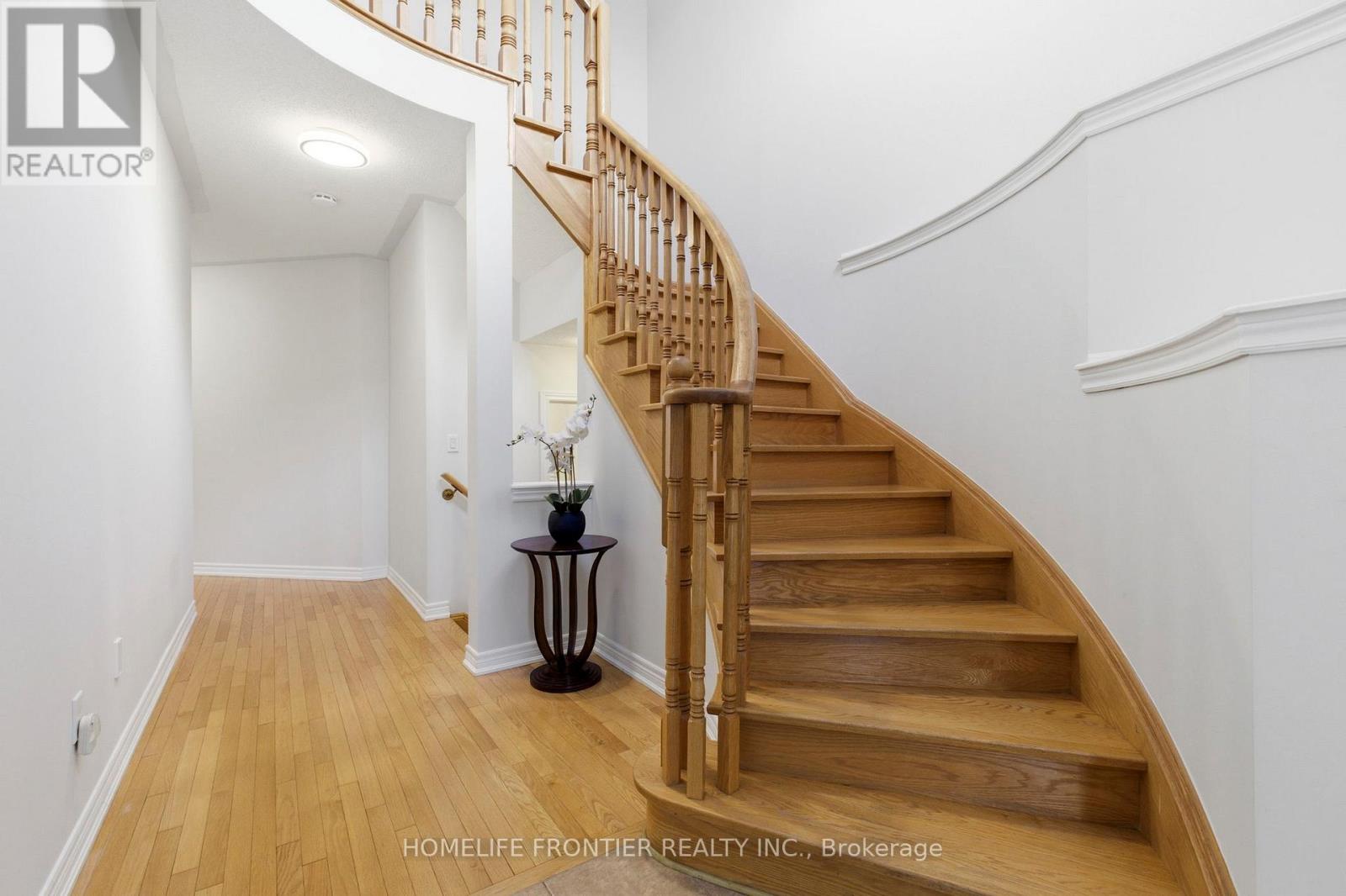 475 Kwapis Boulevard, Newmarket, Ontario  L3X 3K5 - Photo 15 - N12875088