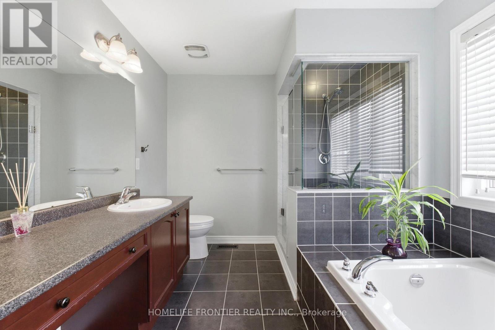 475 Kwapis Boulevard, Newmarket, Ontario  L3X 3K5 - Photo 23 - N12875088