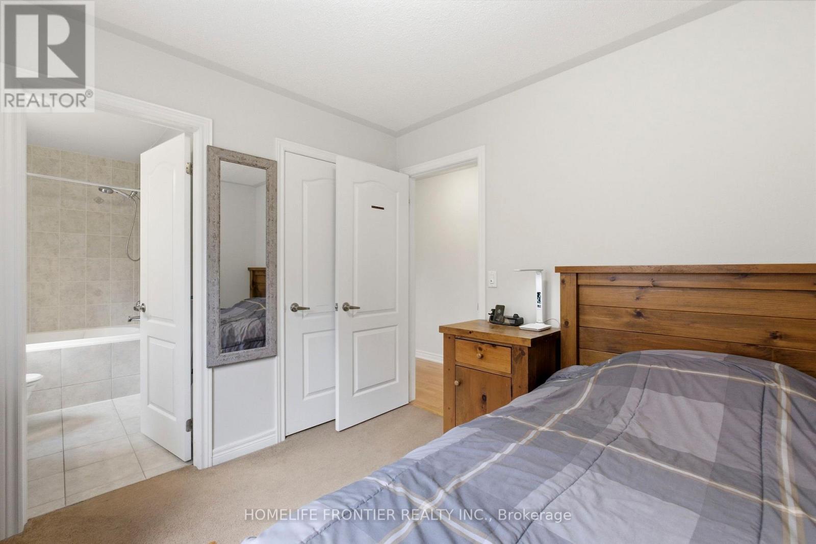 475 Kwapis Boulevard, Newmarket, Ontario  L3X 3K5 - Photo 25 - N12875088