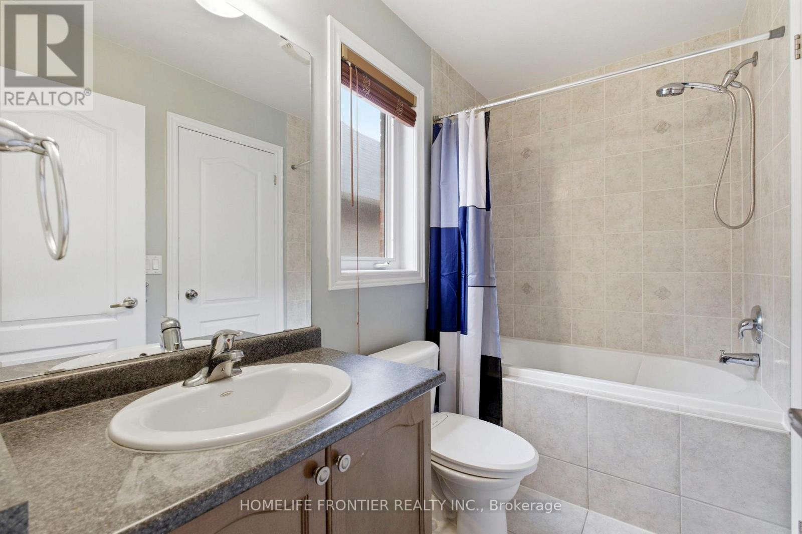 475 Kwapis Boulevard, Newmarket, Ontario  L3X 3K5 - Photo 26 - N12875088