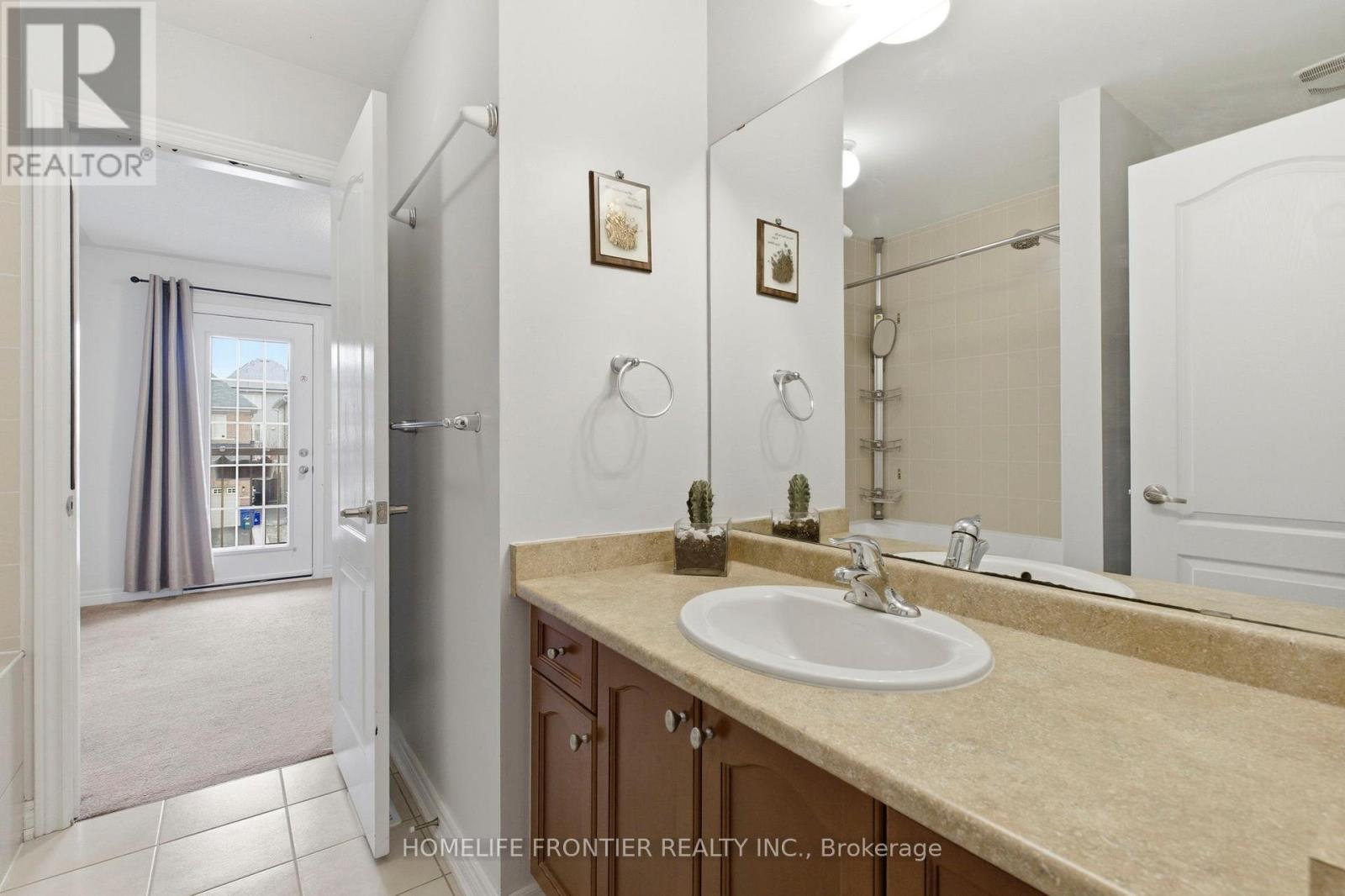 475 Kwapis Boulevard, Newmarket, Ontario  L3X 3K5 - Photo 28 - N12875088