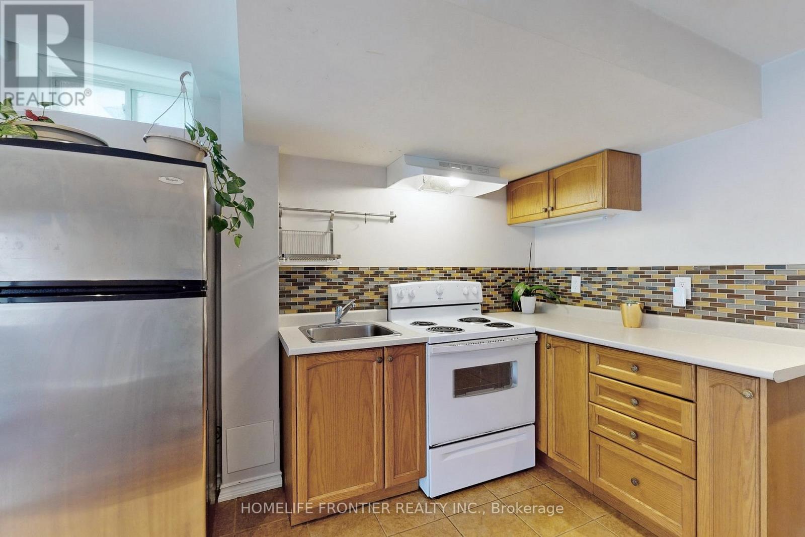 475 Kwapis Boulevard, Newmarket, Ontario  L3X 3K5 - Photo 34 - N12875088