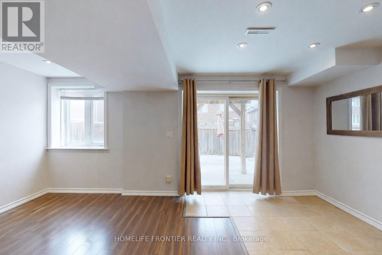 475 Kwapis Boulevard, Newmarket, Ontario  L3X 3K5 - Photo 38 - N12875088