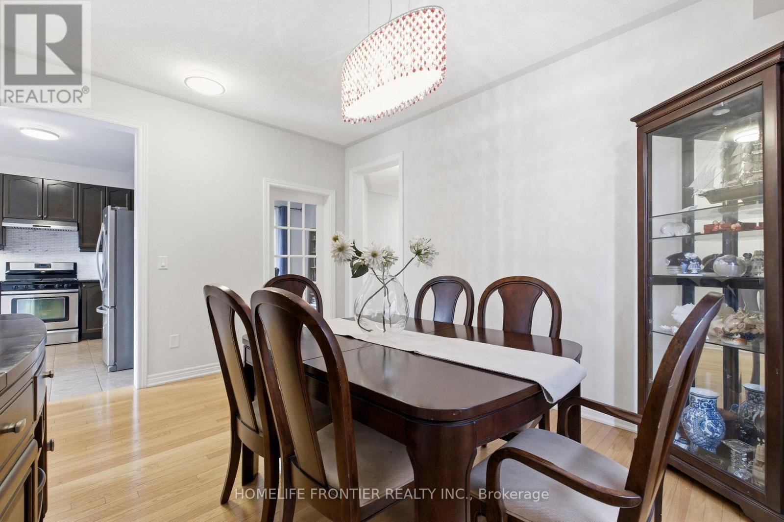 475 Kwapis Boulevard, Newmarket, Ontario  L3X 3K5 - Photo 6 - N12875088