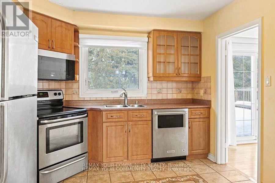 Main - 16 Orlon Crescent, Richmond Hill (South Richvale), Ontario  L4C 6S5 - Photo 4 - N12875090