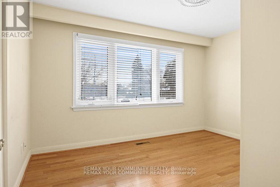 Main - 16 Orlon Crescent, Richmond Hill (South Richvale), Ontario  L4C 6S5 - Photo 9 - N12875090