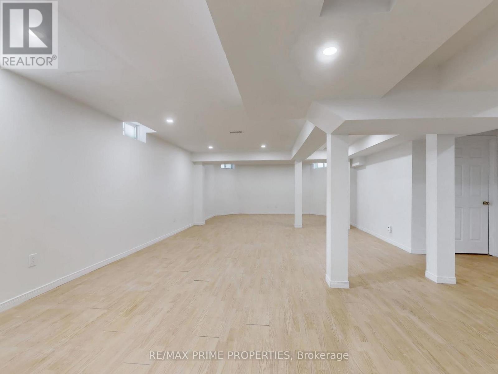 22 Waymount Avenue, Richmond Hill (Westbrook), Ontario  L4S 2G5 - Photo 19 - N12875142