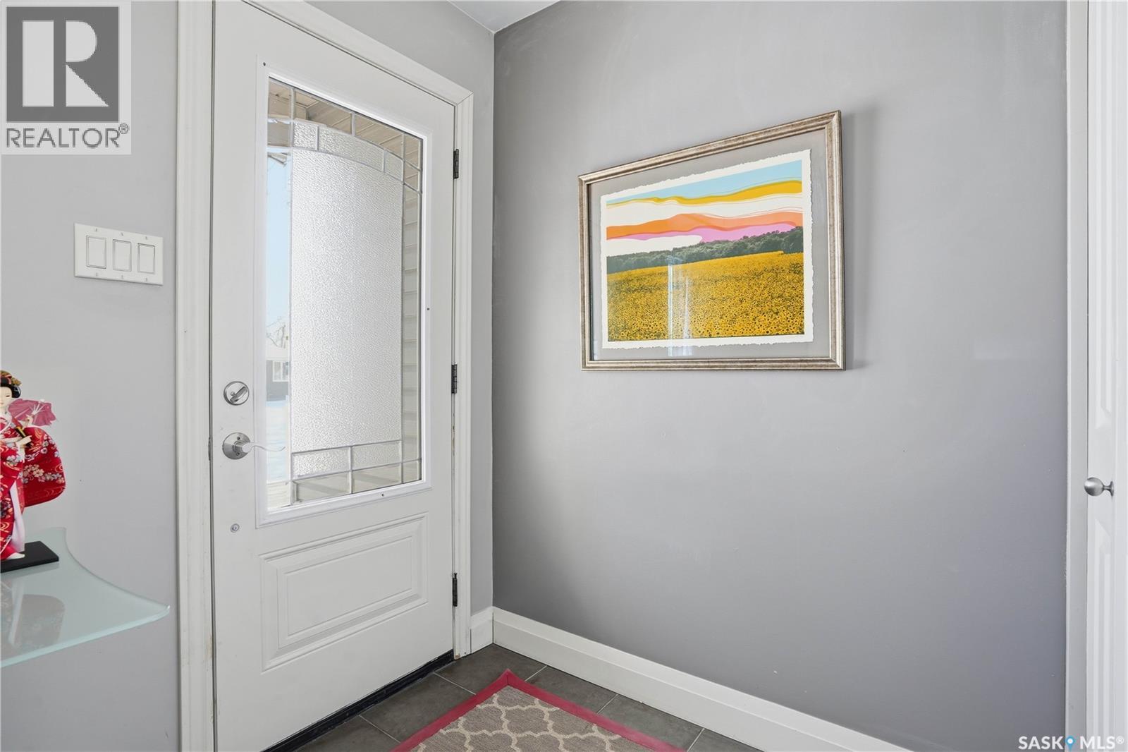 231 Magee Crescent, Regina, Saskatchewan  S4R 6K6 - Photo 2 - SK030249