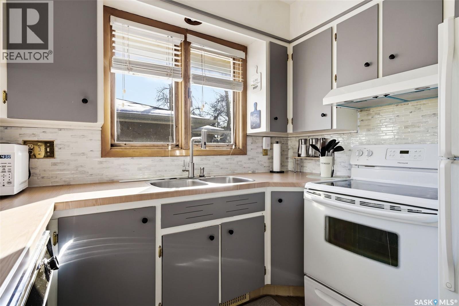 1022 Broder Street, Regina, Saskatchewan  S4N 3P7 - Photo 10 - SK030221