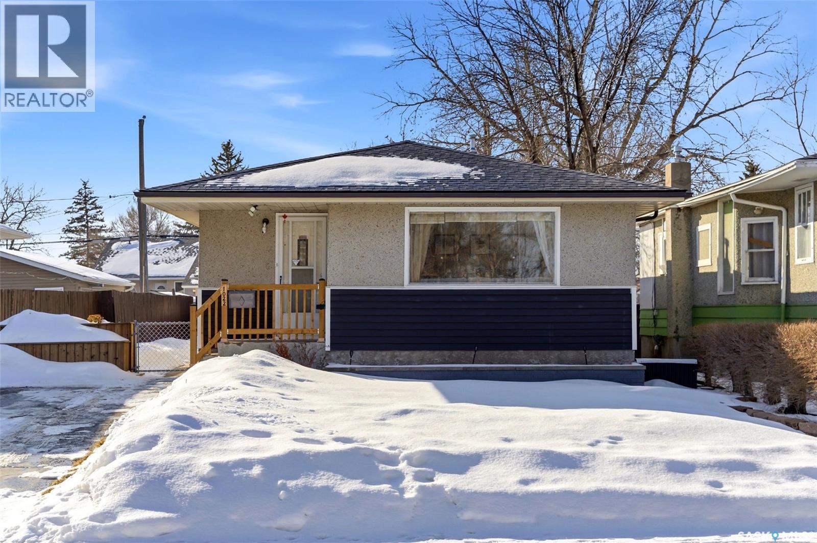 1022 Broder Street, Regina, Saskatchewan  S4N 3P7 - Photo 2 - SK030221