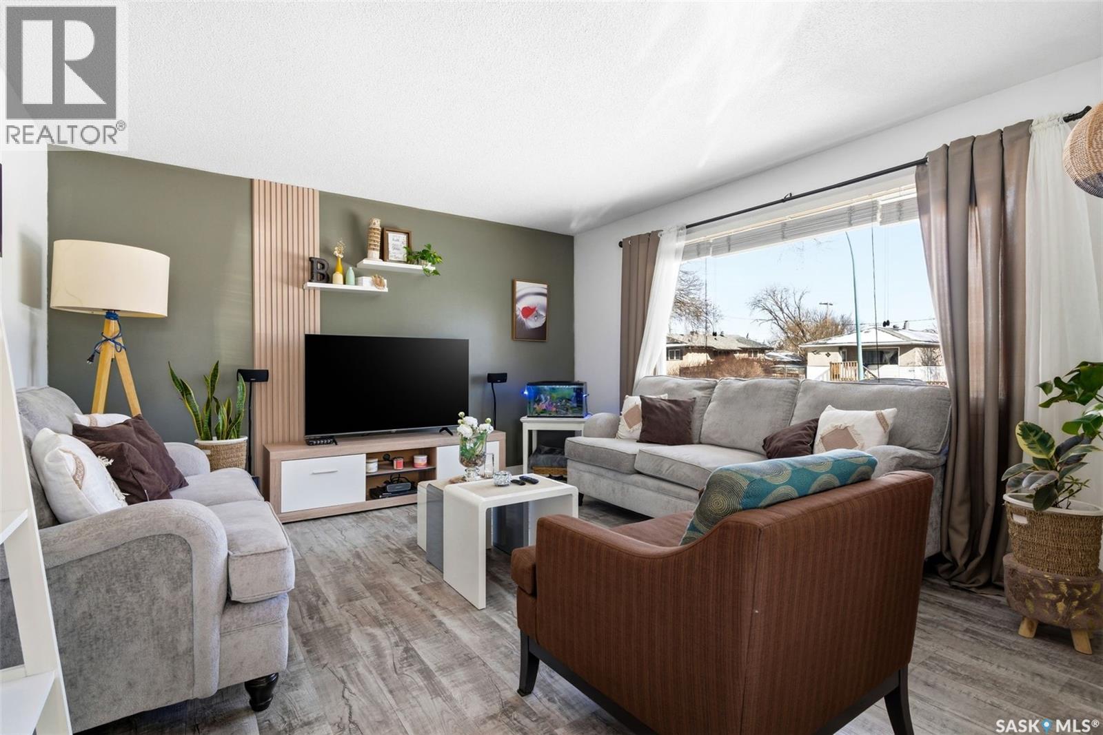 1022 Broder Street, Regina, Saskatchewan  S4N 3P7 - Photo 4 - SK030221